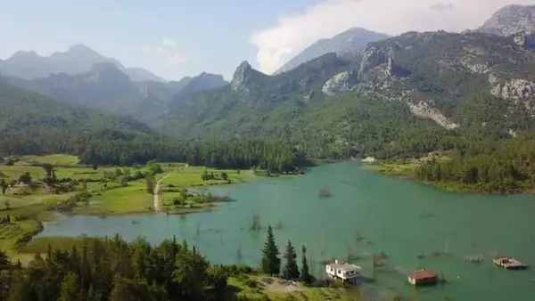 Akbaş Göleti Kapak Fotoğrafı,Akbaş Göleti, Serik, gölet, Koca Dere, Etler Şelalesi, doğa, doğal güzellik, ormanlar, açık hava etkinlikleri, turizm.