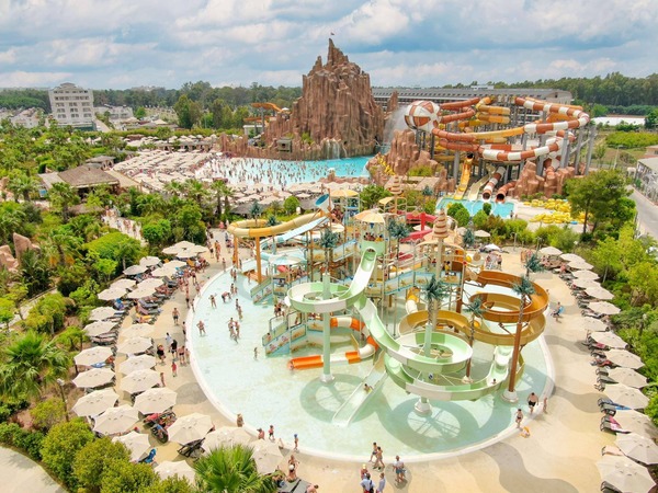 The Land Of Legends,Land of Legends, Antalya, eğlence parkı, tema parkı, su parkı, roller coaster, su kaydırakları, gösteriler, lüks otel, dünya mutfağı, tatil, aile, çiftler, arkadaş grupları