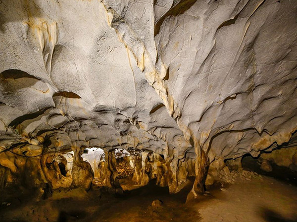 Караинская пещера