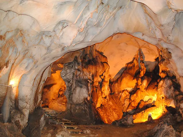 Yalan Dünya Cave Cover Photo