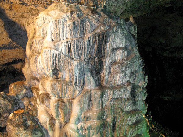 Peynirdeliği Mağarası