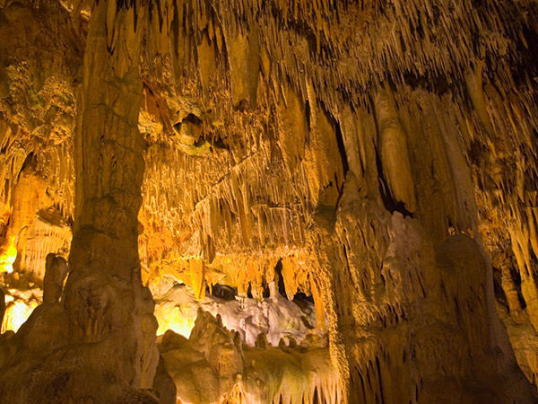 Пещера Дамлатас