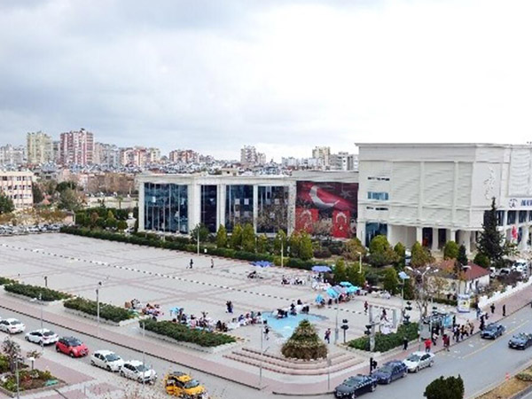 Muratpaşa Atatürk Kent Meydanı
